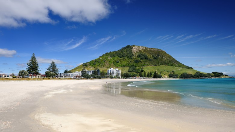 mount maunganui main beach